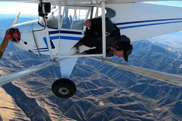 Crasher un avion simplement pour récolter plus de « vues » ? Bienvenue dans le monde moderne