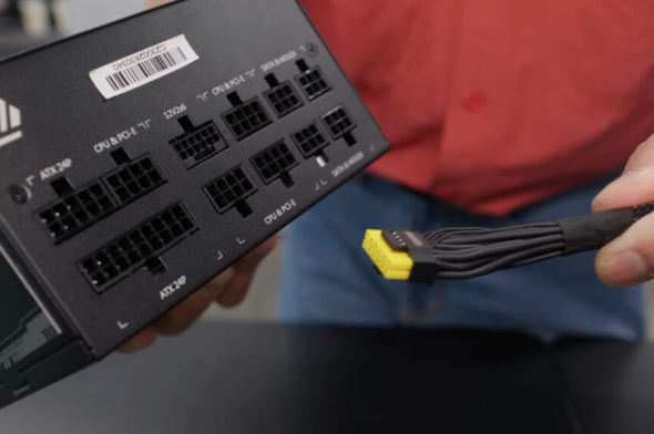 MSI marque de jaune les câbles d'alimentation pour éviter les problèmes de  fonte